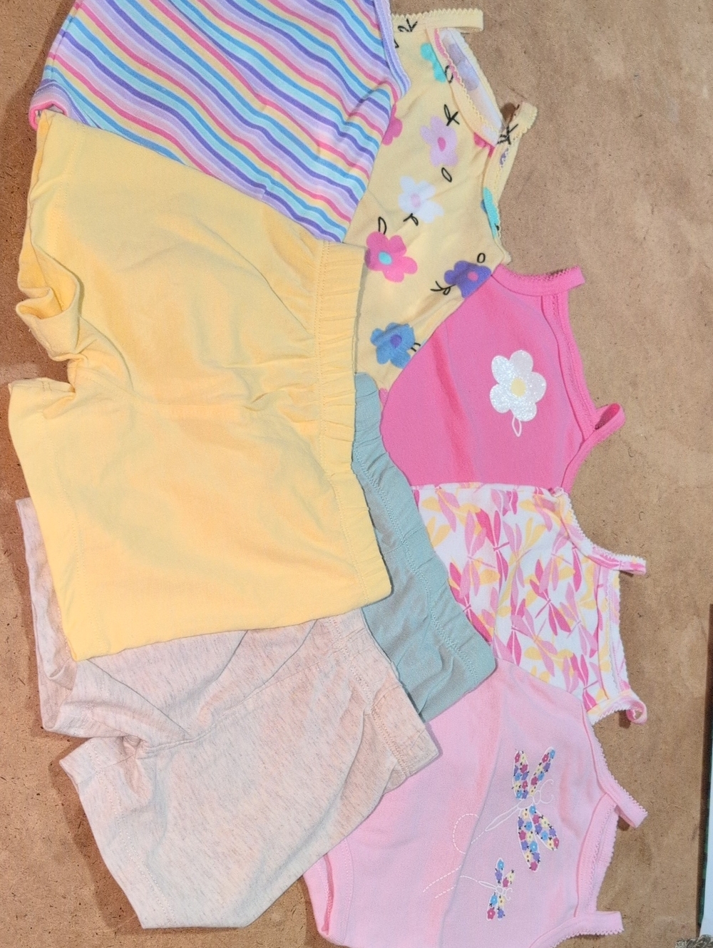 🌸2/$35🌸 Like New Baby Girls Lullaby Lane Set Of Summer Tanks/Shorts Size 6-9M